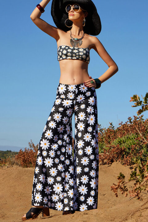 wide-leg-trousers-in-margarita-design