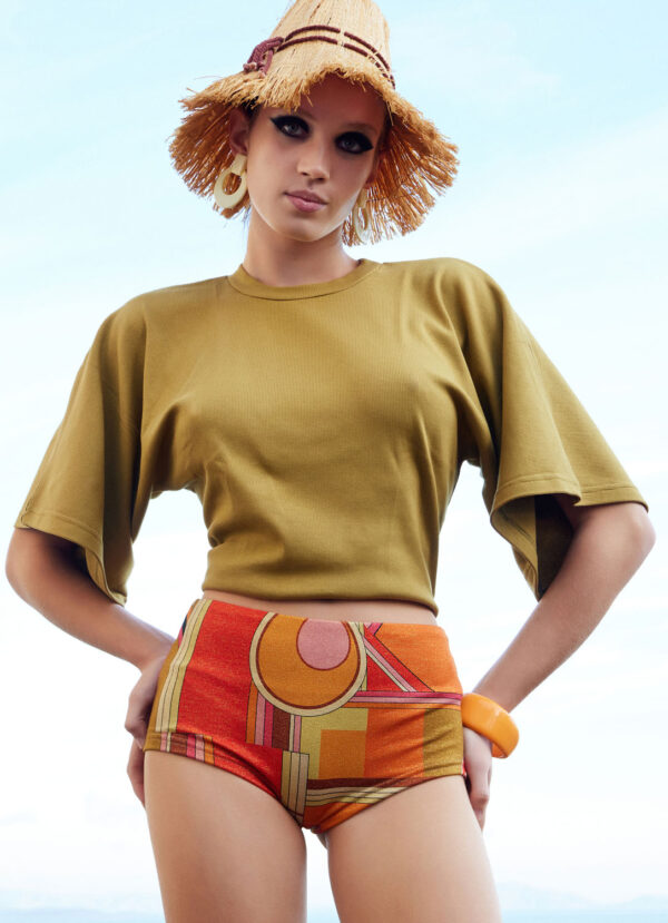 BOTTOM HIGH IN CORAL DESIGN