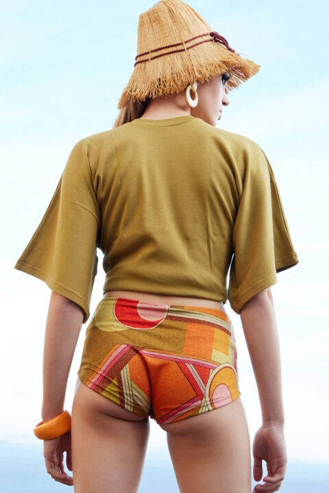 BOTTOM HIGH IN CORAL DESIGN