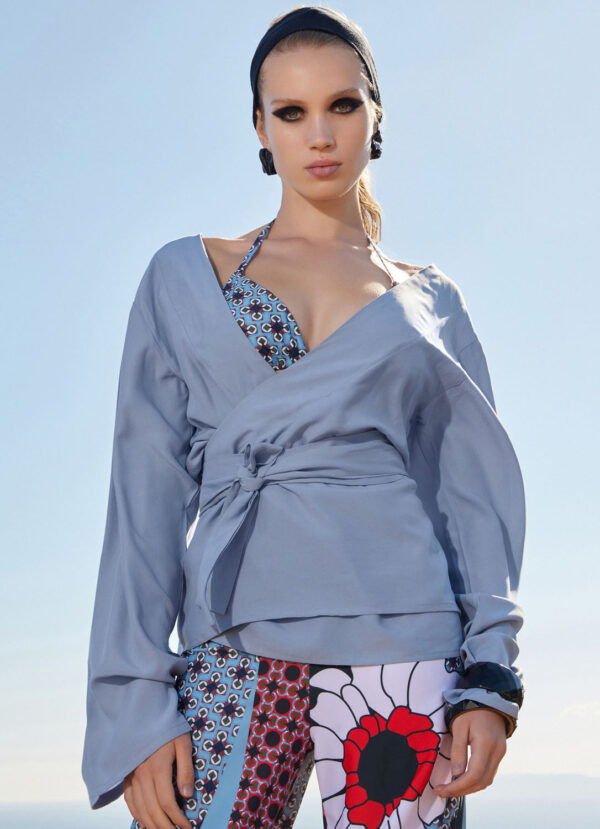 SHORT KIMONO IN LIGHT BLUE COLOR