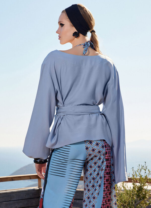 SHORT KIMONO IN LIGHT BLUE COLOR